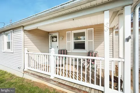 Exterior - 53 2nd St, Windsor, PA 17366 photo 2 of 4