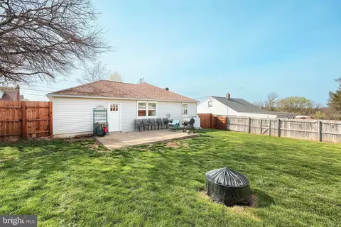 Exterior - 53 2nd St, Windsor, PA 17366 photo 3 of 4