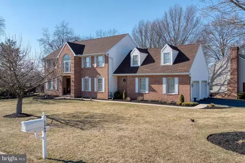 2469 Fairway, York, PA 17408