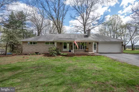 2860 Blackberry Rd, Dover, PA 17315