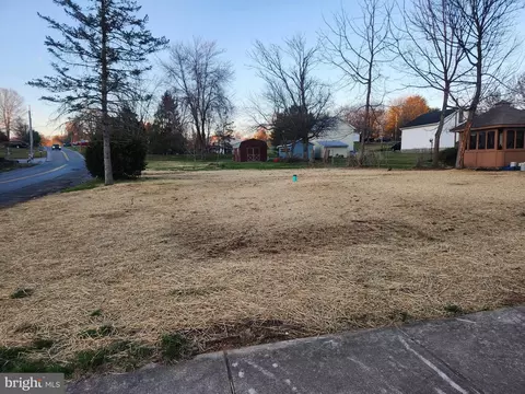 317 W Front St, Lewisberry, PA 17339