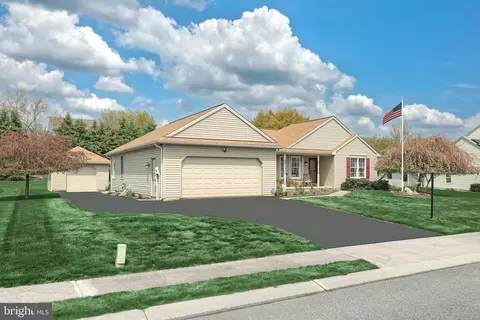 621 Harvest Dr, York, PA 17404