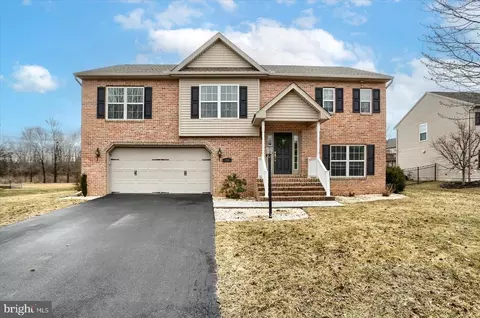 110 Hollow Ln, Dillsburg, PA 17019