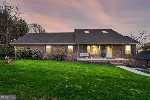 299 Hobart Rd, Hanover, PA 17331