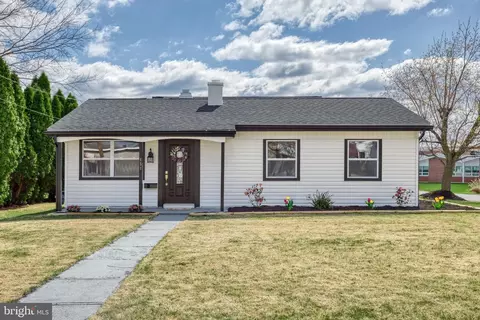 451 Moul Ave, Hanover, PA 17331