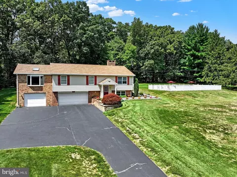 386 Sparton Rd, York, PA 17403