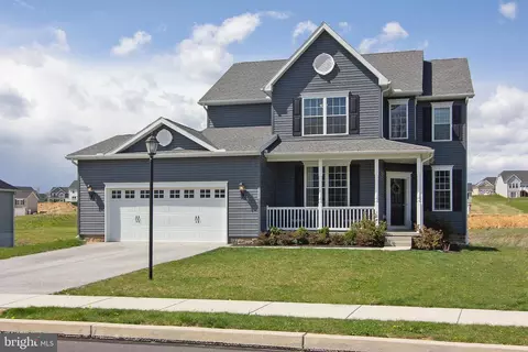 203 Fieldstone Dr, Hanover, PA 17331
