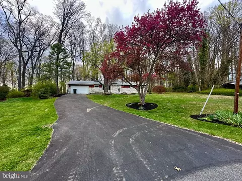 821 Marvell Dr, York, PA 17402