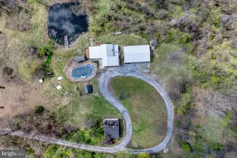 405 Pleasant View Dr, Etters, PA 17319