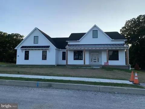 69 Bright Ln #7, Hanover, PA 17331