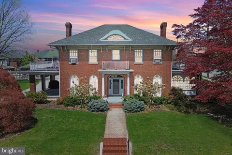 601 Country Club Rd, York, PA 17403