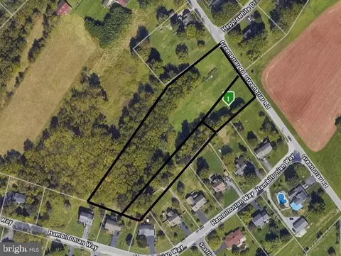 1185 Greenbriar Rd, York, PA 17404