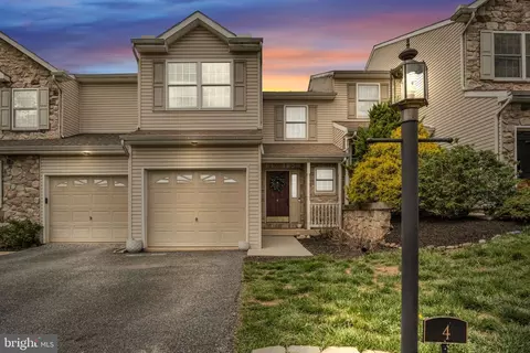 4 Fargreen Ct, Etters, PA 17319