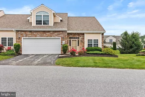 2924 Halstead Ln, York, PA 17404
