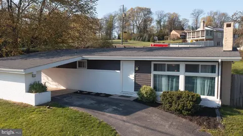 465 N Main St, Red Lion, PA 17356
