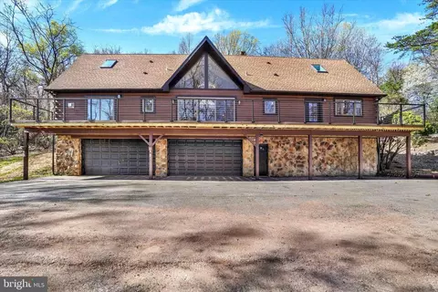 5601 Crone Rd, Dover, PA 17315
