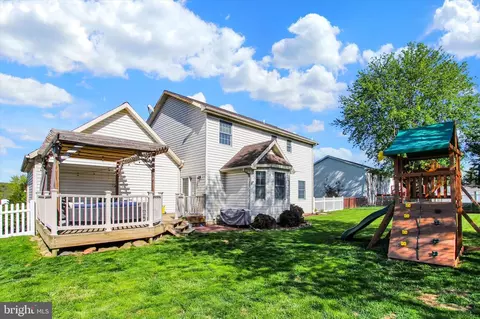Exterior - 1664 Beech Ln, Hanover, PA 17331 photo 5 of 6