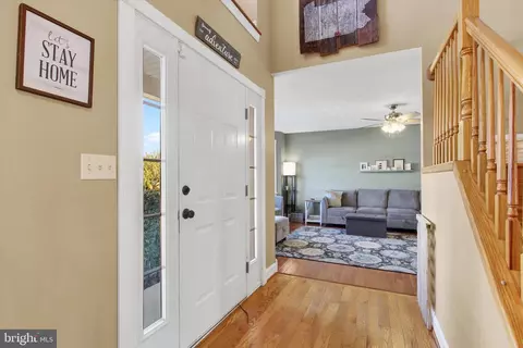 Entry Way - 1664 Beech Ln, Hanover, PA 17331 photo 1 of 5