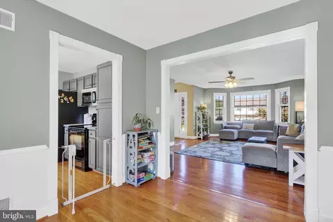 Entry Way - 1664 Beech Ln, Hanover, PA 17331 photo 3 of 5