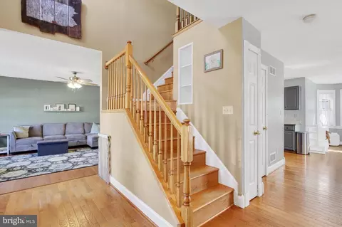 Entry Way - 1664 Beech Ln, Hanover, PA 17331 photo 2 of 5