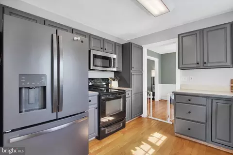 Kitchen - 1664 Beech Ln, Hanover, PA 17331 photo 2 of 3