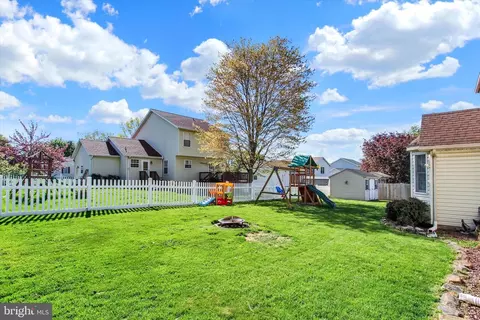 Exterior - 1664 Beech Ln, Hanover, PA 17331 photo 6 of 6