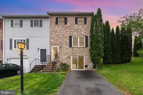 51 N Conley Ln, Etters, PA 17319