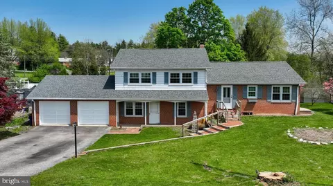 1571 North Dr, York, PA 17408