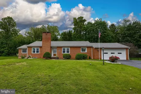 2531 Edgewood Ln, York, PA 17403