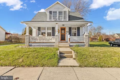 210 Charles Ave, Hanover, PA 17331