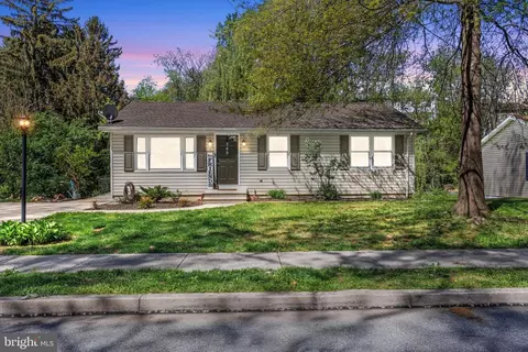 249 Breezewood Dr, Hanover, PA 17331