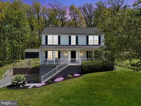 265 Lakeview Dr, Spring Grove, PA 17362