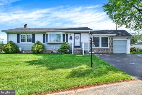 1000 Kelly Dr, York, PA 17404