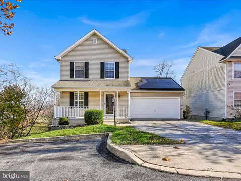 18 Barberry Ct, Manchester, PA 17345