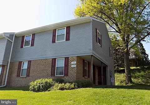 1751 Long Dr, York, PA 17406