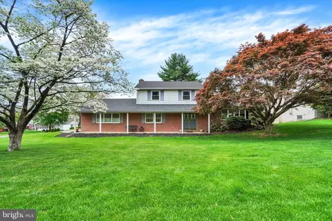 255 Rhonda Dr, York, PA 17408