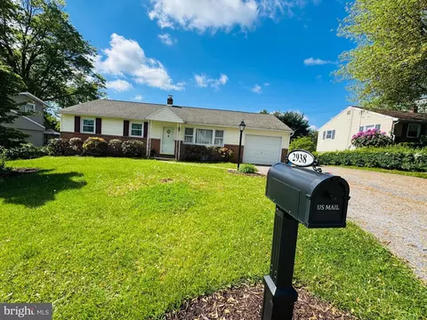 2938 Herrlyn Ct, Dallastown, PA 17313