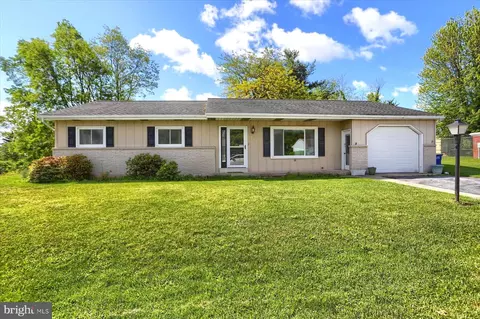 202 Hillcrest Dr, New Cumberland, PA 17070