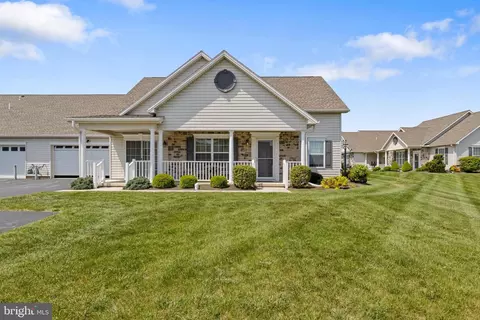 143 Dolomite Dr #40C, York, PA 17408