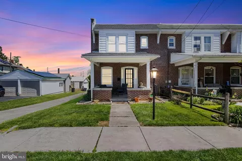 551 E Walnut St, Hanover, PA 17331