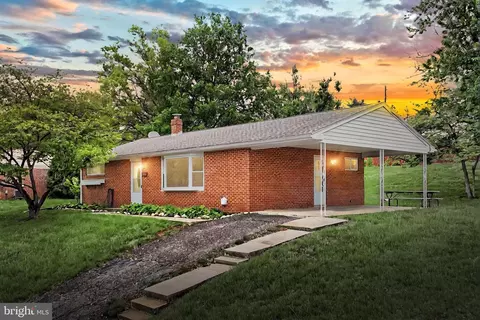 2550 Log Cabin Rd, York, PA 17408