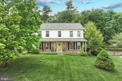 3141 Rexwood Dr, Glen Rock, PA 17327
