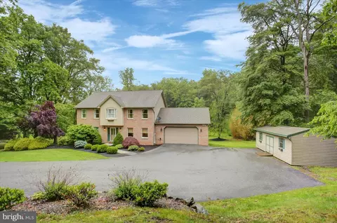 219 Old York Rd, Dillsburg, PA 17019
