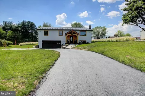 1607 Wanda Dr, Hanover, PA 17331