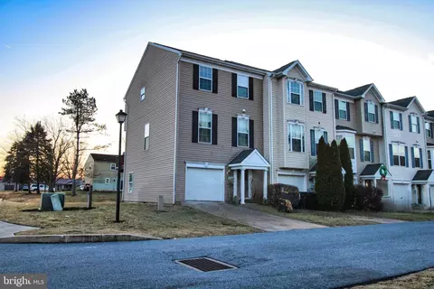 4101 Strawbridge Ct, Dover, PA 17315