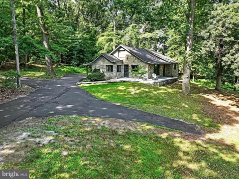 2570 Mount Zion Rd, York, PA 17406