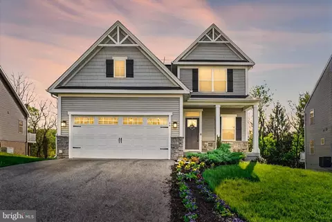 66 Lady Harrington Dr, York, PA 17402