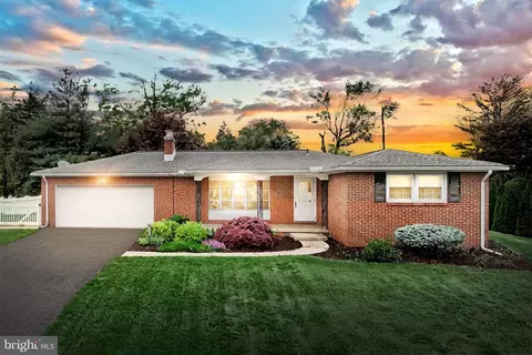 540 Cortleigh Dr, York, PA 17402