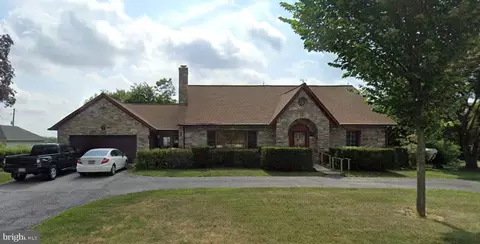 49 N Main St, Stewartstown, PA 17363