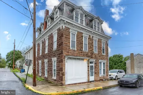 107 W Front St, Lewisberry, PA 17339